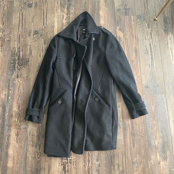 H&M BLACK COAT - Picture 1 of 4